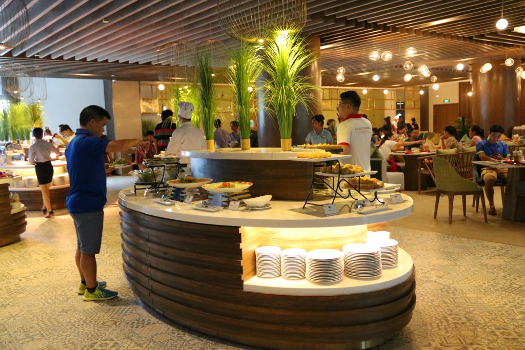 Nhà hàng Apollo với phong cách Châu Âu sang trọng, hiện đại