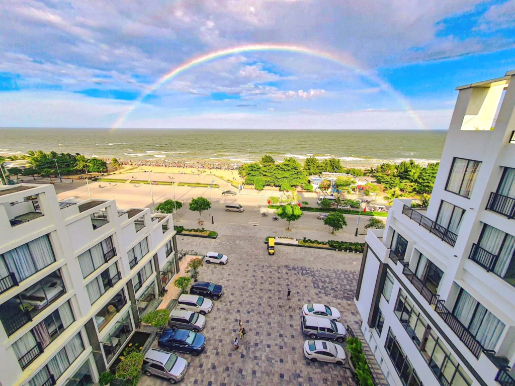 Khách sạn mặt biển Dragon Sea Hotel