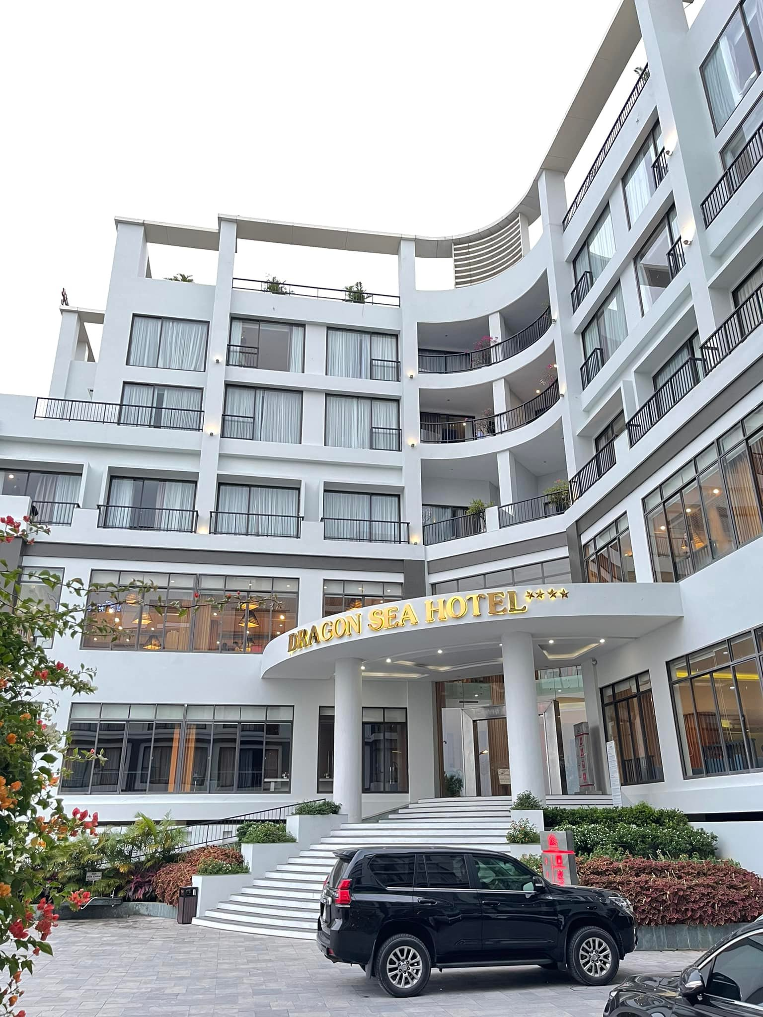 Khách sạn Dragon Sea Hotel