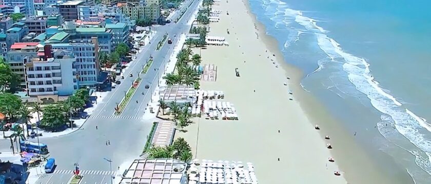 Bãi Tắm Sầm Sơn: Review Chi Tiết 4 Bãi Tắm A, B, C, D Nên Chọn